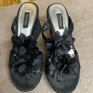 White House Black Market size 7 black wedges